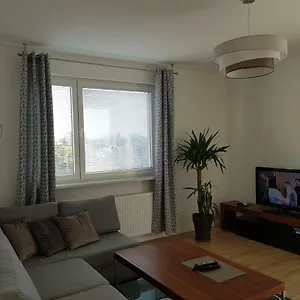 Apartament Hennela, Warszawa